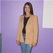 Laureanda offre doposcuola per bambini della scuola primaria (scuola elementare) presso il proprio